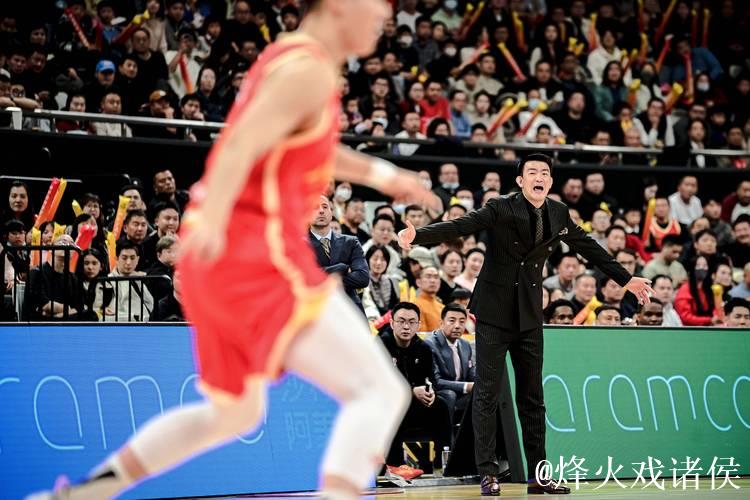 CBA新赛季揭幕战 浙江方兴渡旗开得胜 CBA新赛季揭幕战 浙江方兴渡旗开得胜